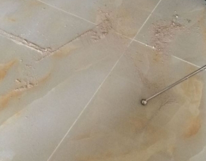 昆明市瓷砖空鼓维修公司分享粘合剂选择不当在瓷砖铺贴过程中可能导致以下问题